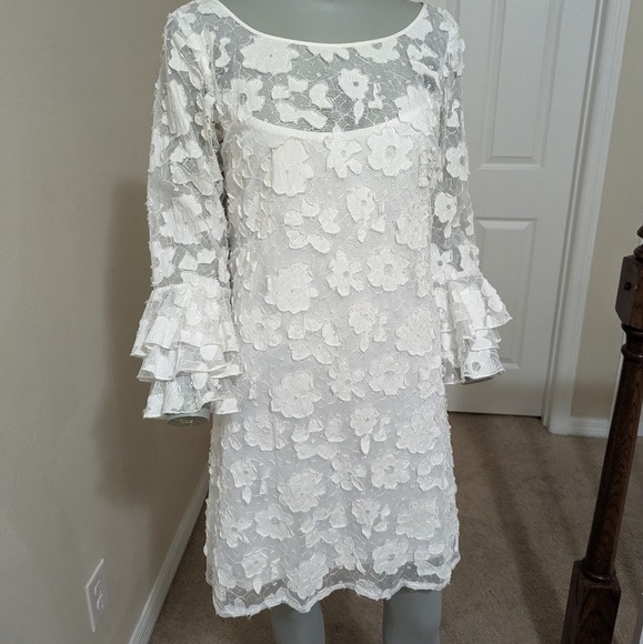 Jessica Howard Dresses & Skirts - Jessica Howard white lace dress size 6